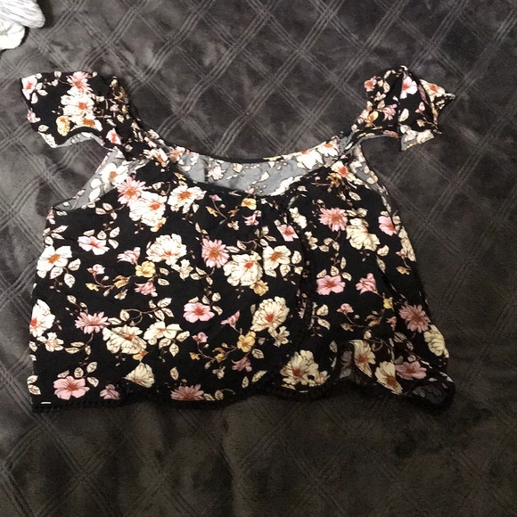 ❌SOLD❌Flow-y Floral Crop Top - Picture 3 of 5